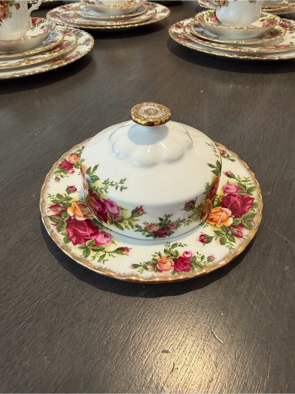 Old Country Roses Royal Albert Bone China Butter Dish with Gold Trim